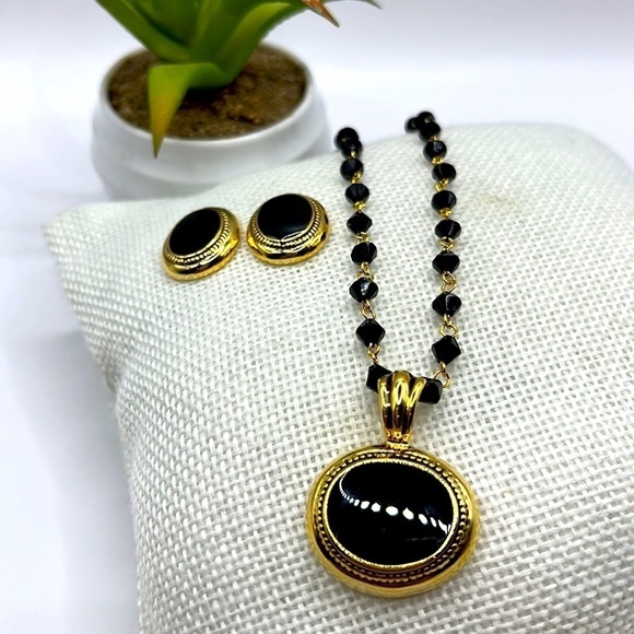 1928 Black and Gold Beaded Pendant Necklace Matching Earrings Set - Picture 1 of 10